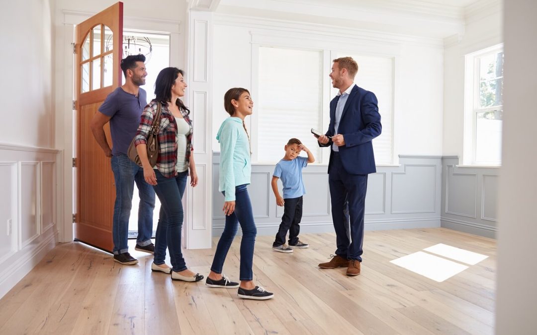 7 Reasons to Hire a Real Estate Agent When Selling Your Home